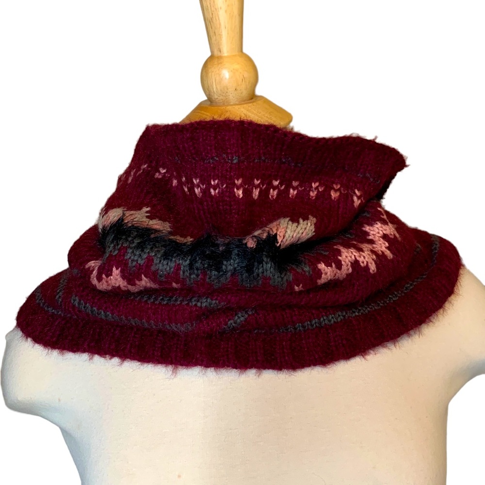 Jessica Simpson Knitted Neck Warmer Burgundy Pink Aztec Fleece Lined One Size